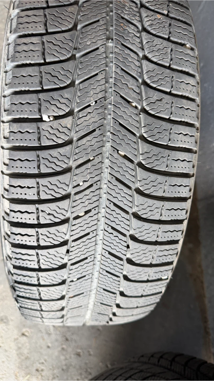 Set of 4 Michelin Studless Tires 215/55R16 - photo 3