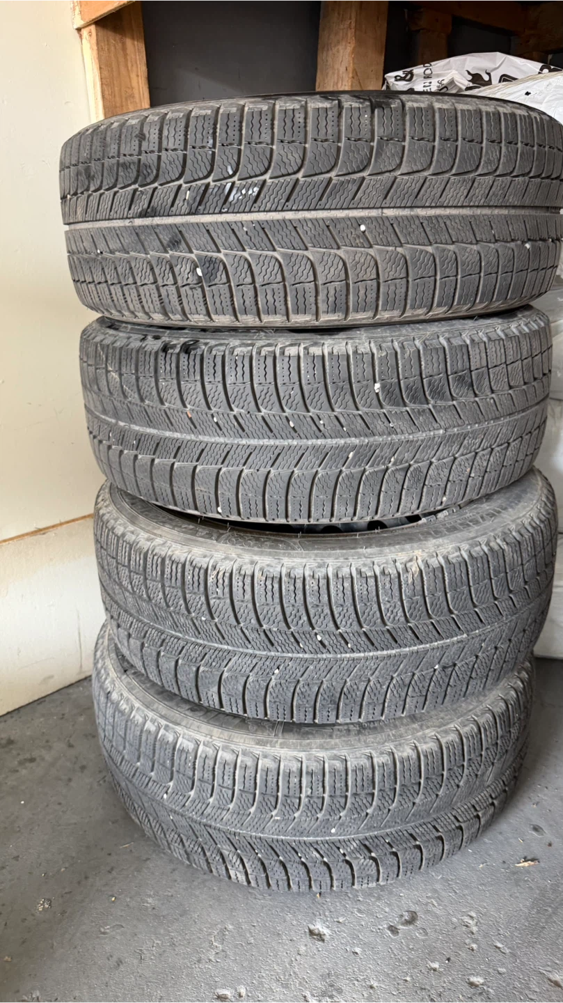 Set of 4 Michelin Studless Tires 215/55R16 - photo 4