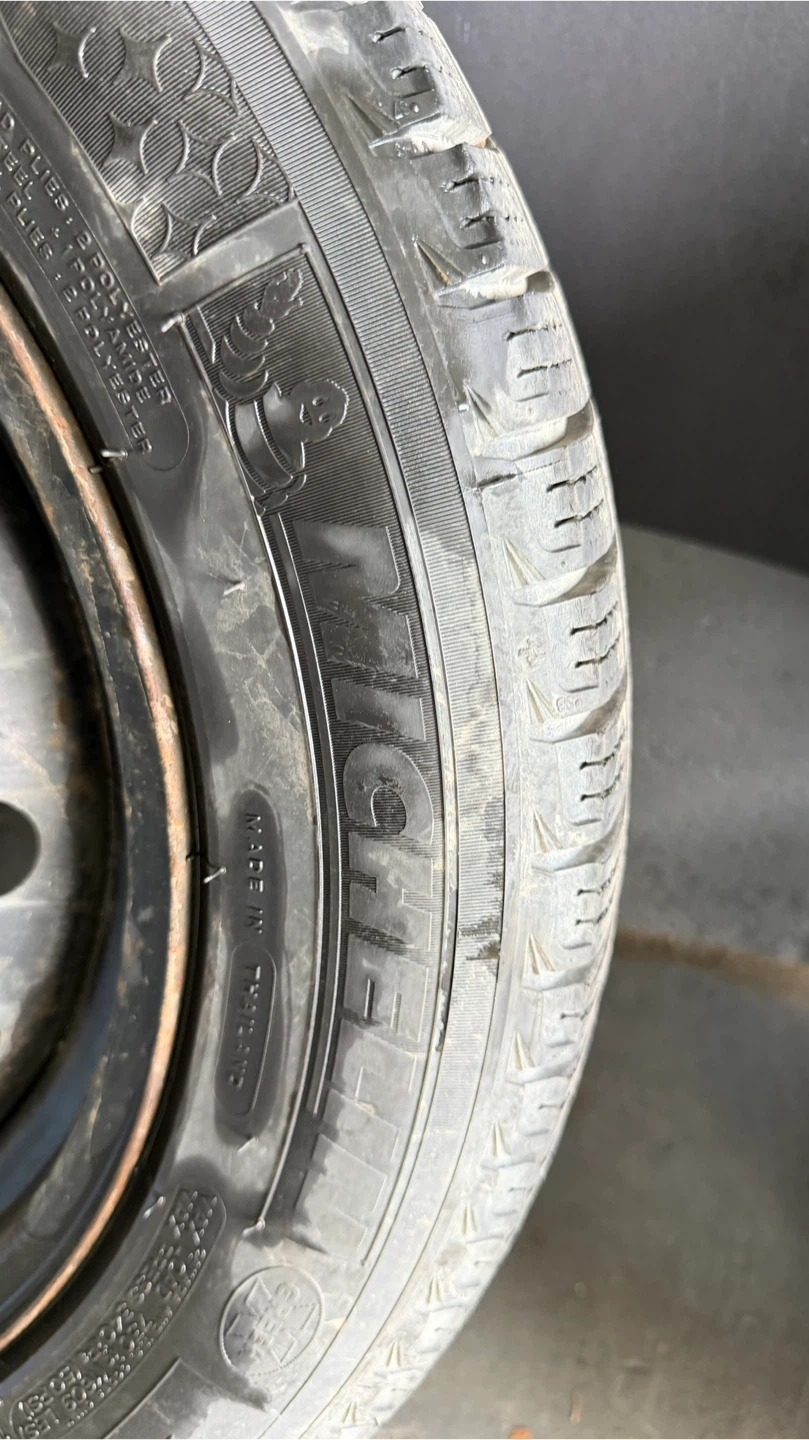 Set of 4 Michelin Studless Tires 215/55R16 - photo 5