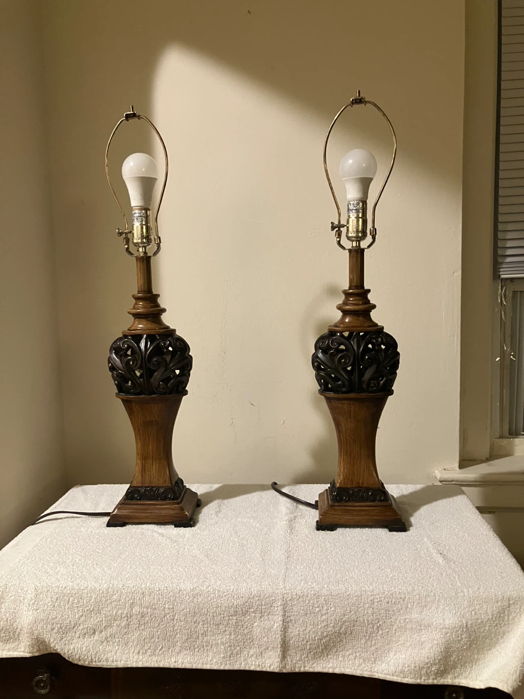 Set of Two Ornate Table Lamps - photo 4
