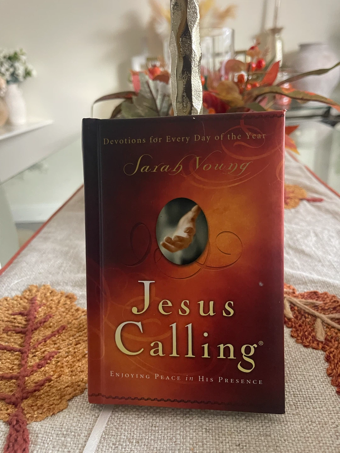 Jesus Calling by Sarah Young - photo 3