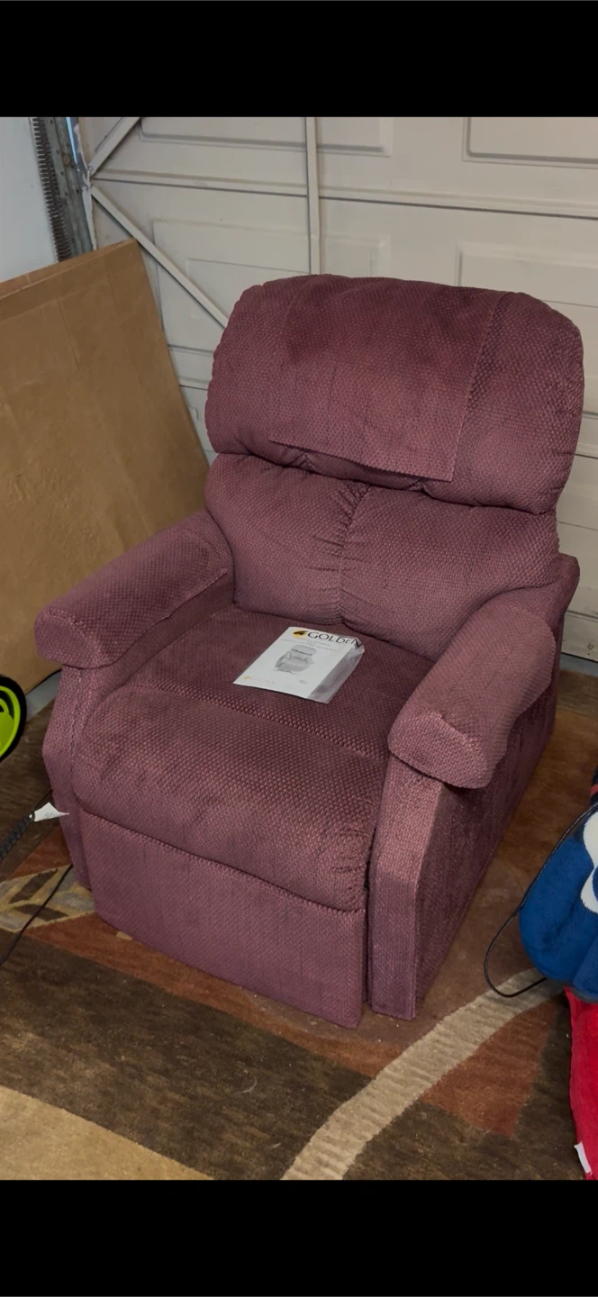 Lift chair / recliner/ 778-322-4760 delivery possible - photo 2