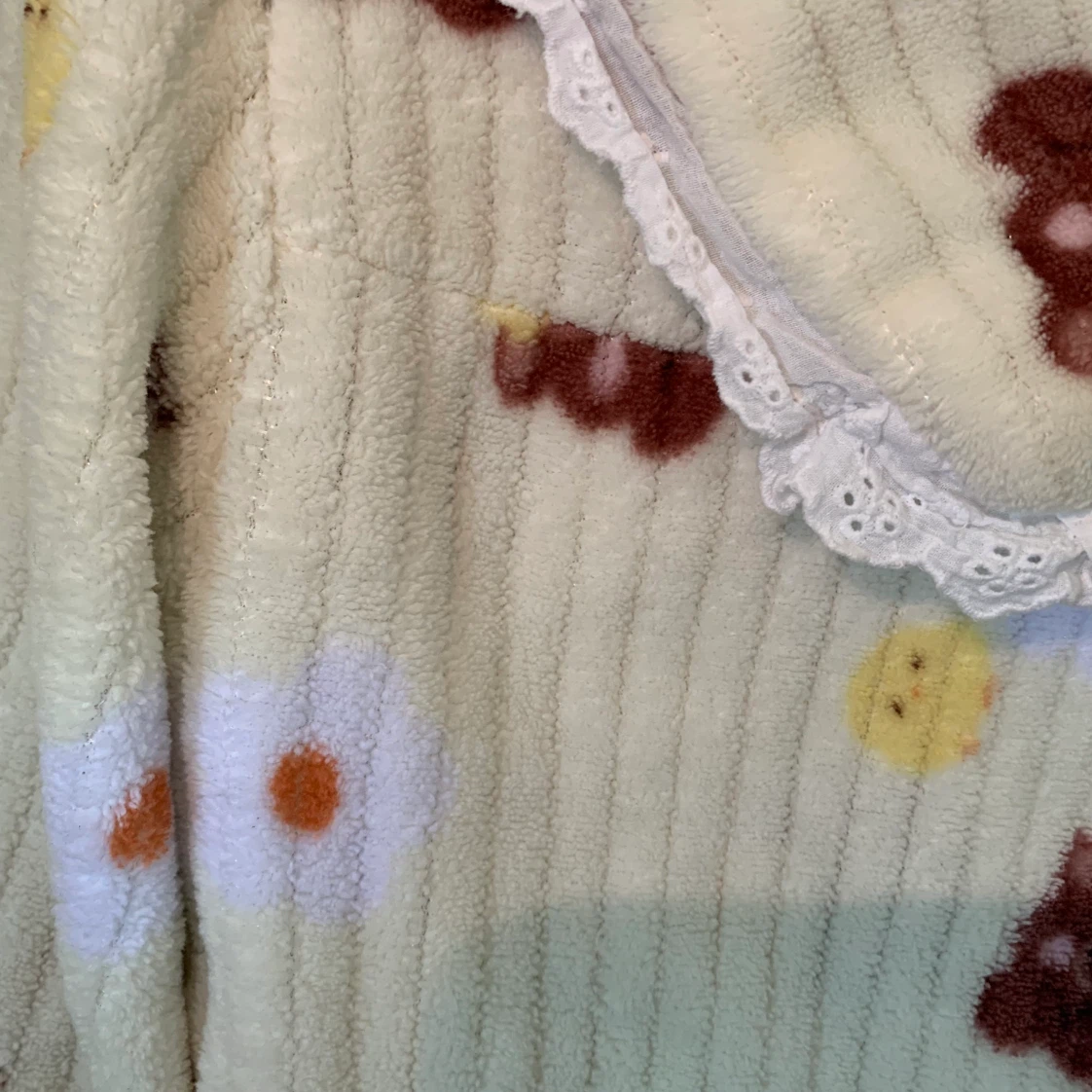 Fuzzy Bear and Flower Print Pyjama Set - photo 4