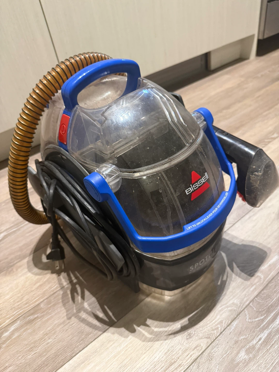 Bissell SpotClean Professional Portable Cleaner - photo 2