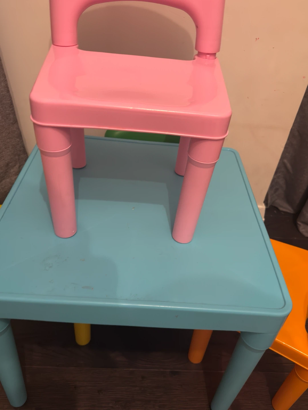 Kids Plastic Table and 4 Chairs Set - photo 3