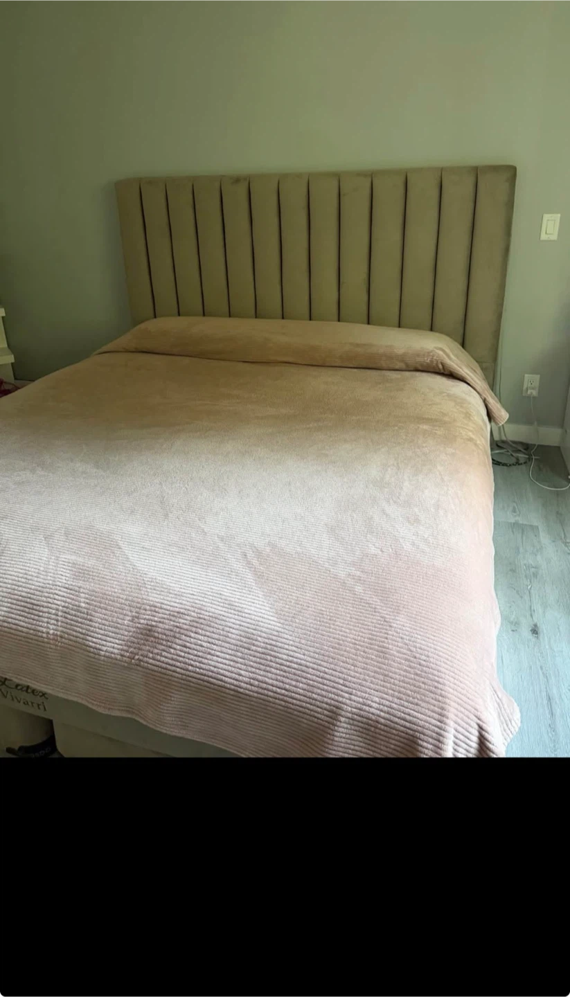 King bed with matress
