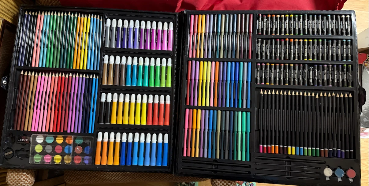 258 pieces Mega Art Kit with Folding Storage Case