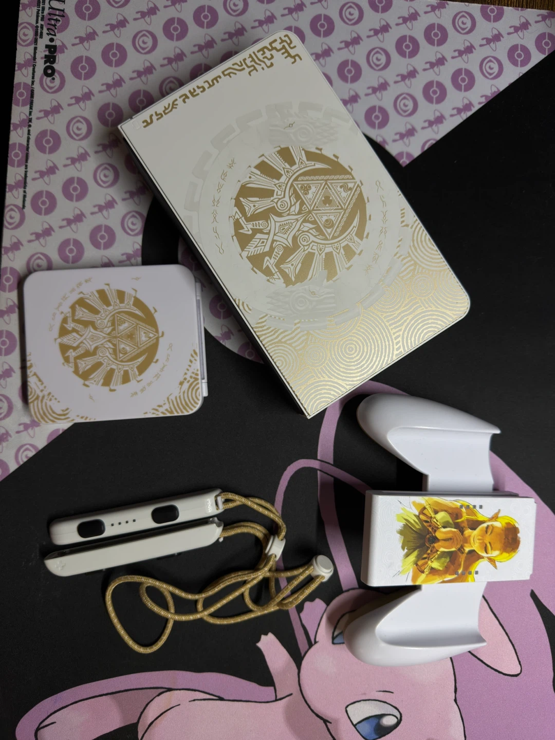 Nintendo Switch OLED The Legend of Zelda Special Edition - photo 2