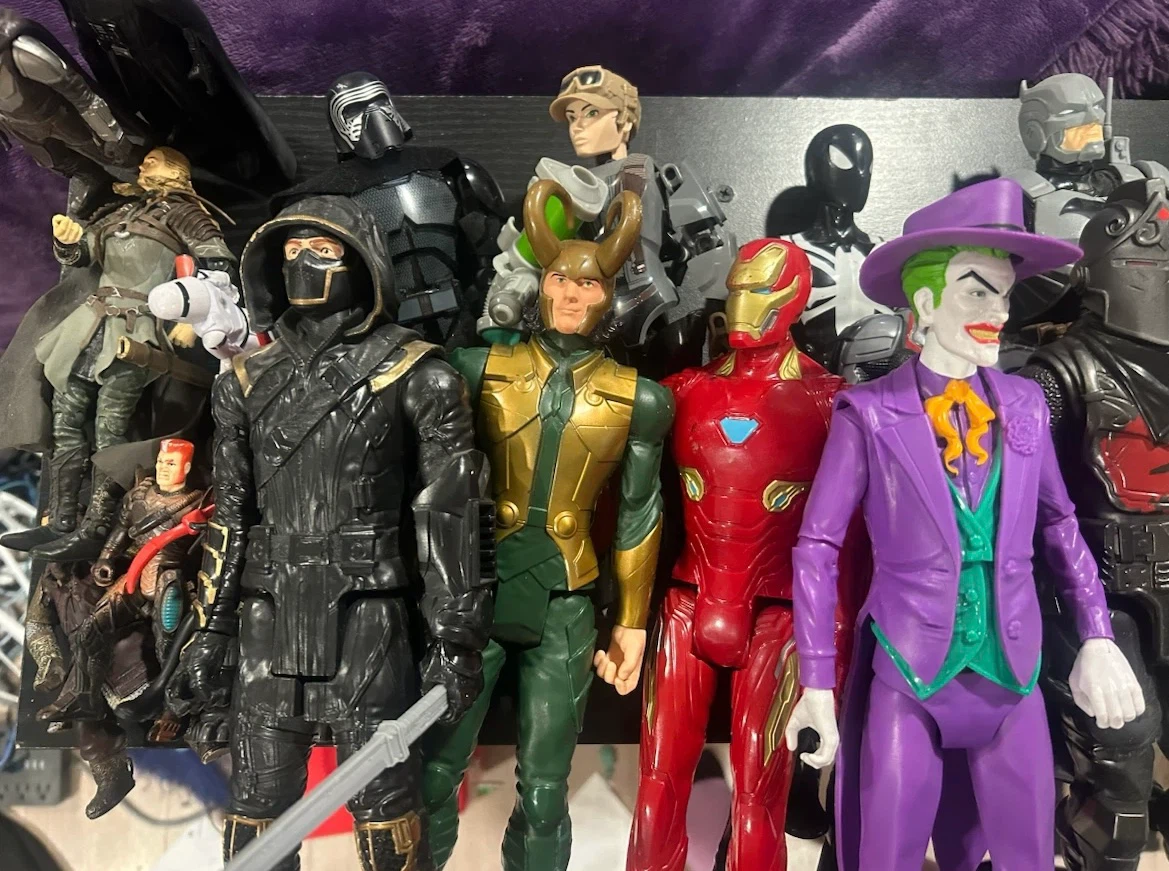 Large collection of assorted superhero action figures - photo 2