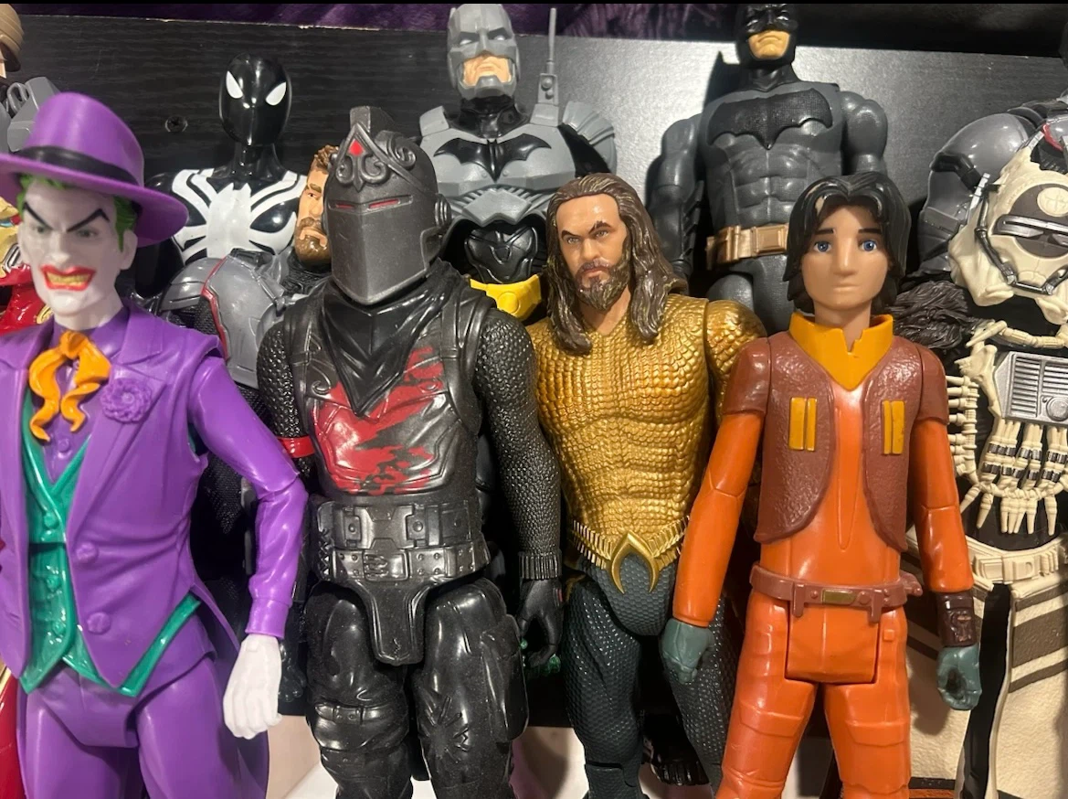 Large collection of assorted superhero action figures - photo 3