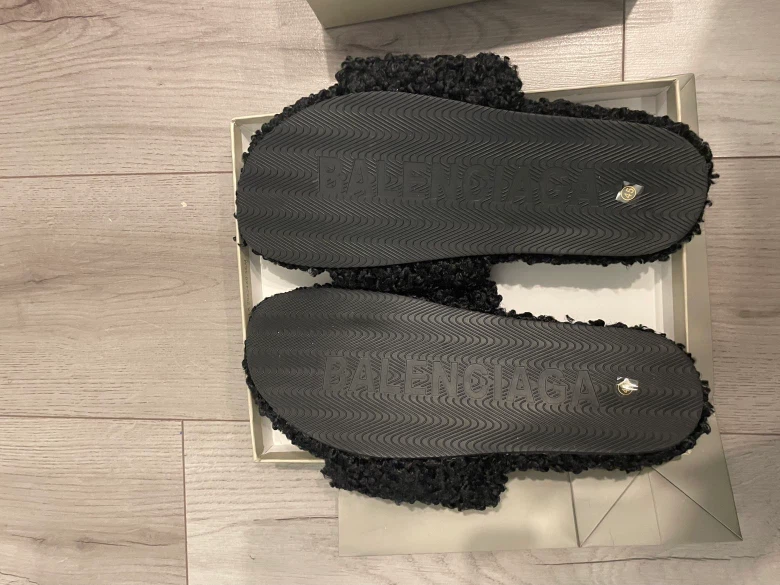 Size 12 Balenciaga Black Fur Slides - photo 4