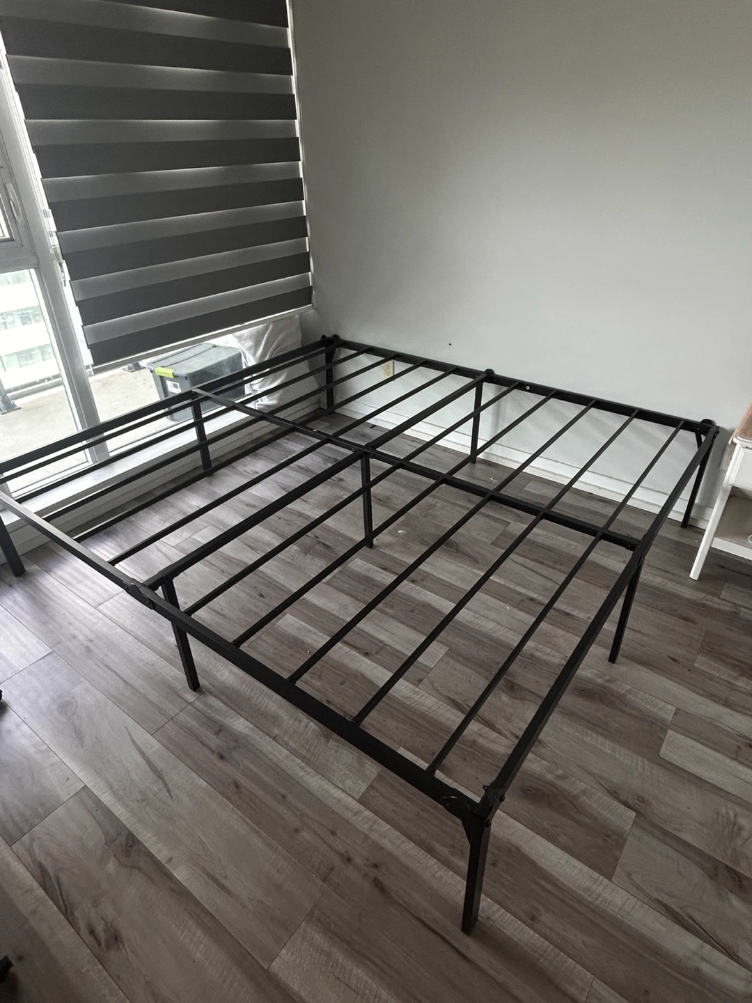 King Size Metal Bed Frame - photo 3