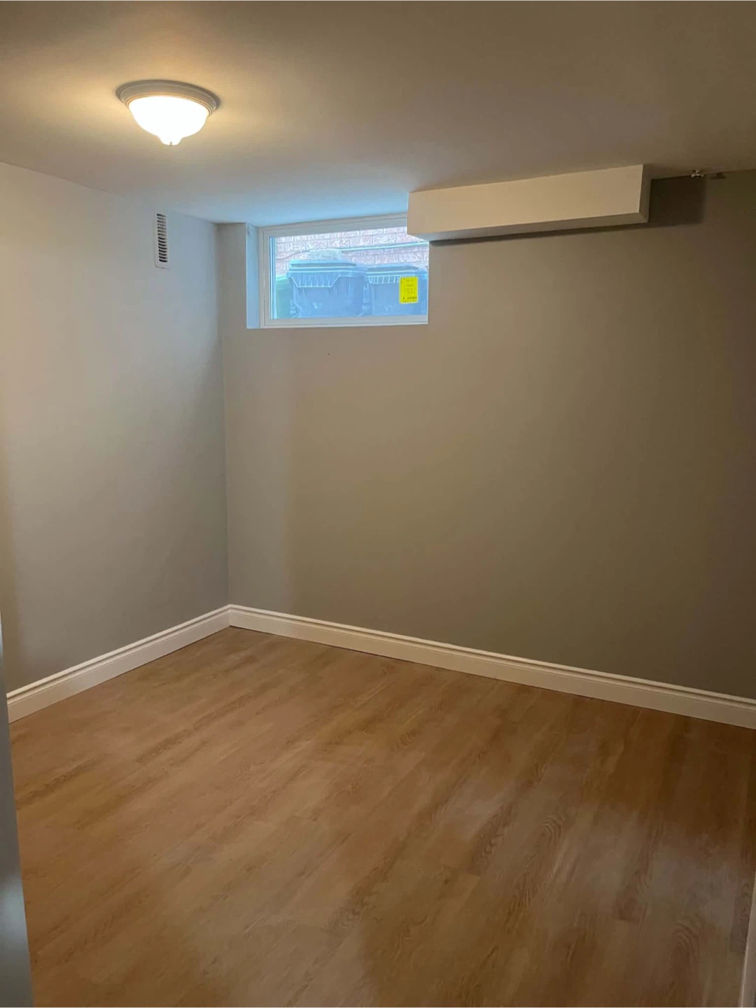 1 bedroom basement for rent