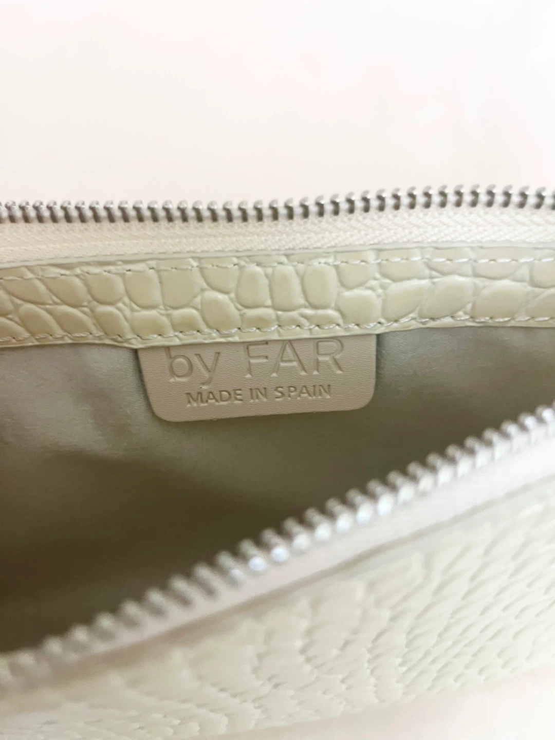 by FAR Cream Croc-Embossed Shoulder Bag - photo 2