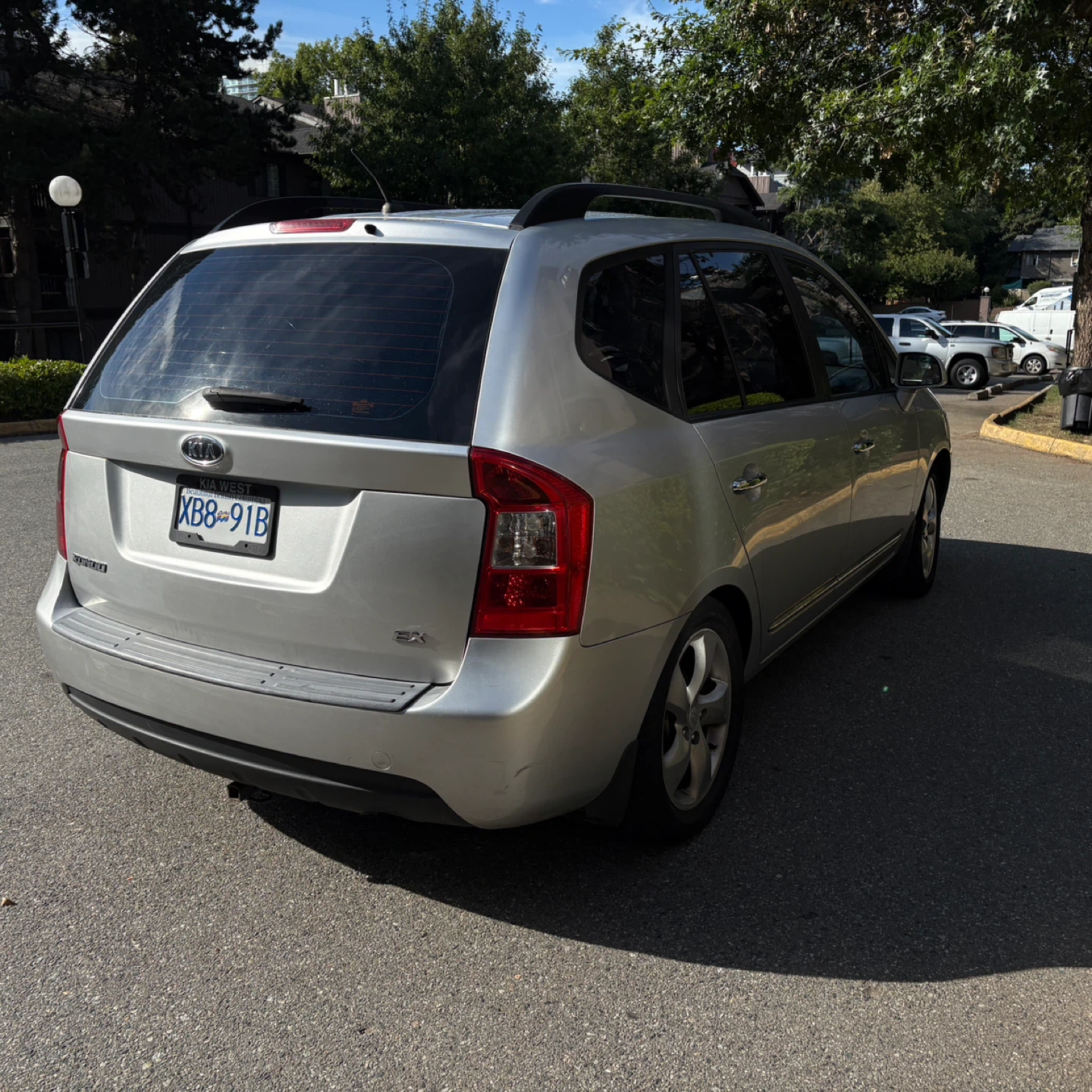 Silver Kia Rondo EX - photo 4