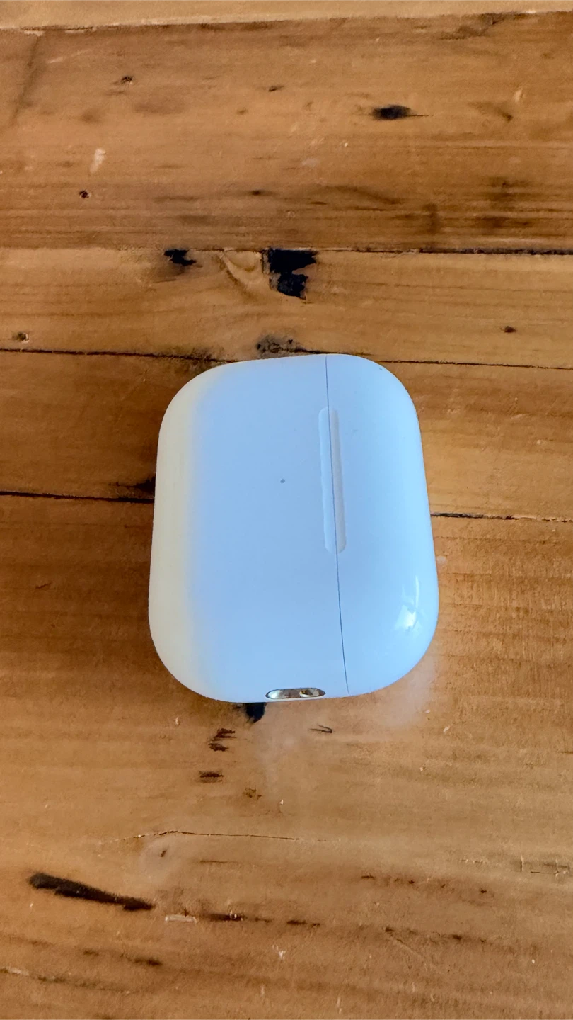 Apple AirPods Pro 2nd Gen USB-C - photo 2