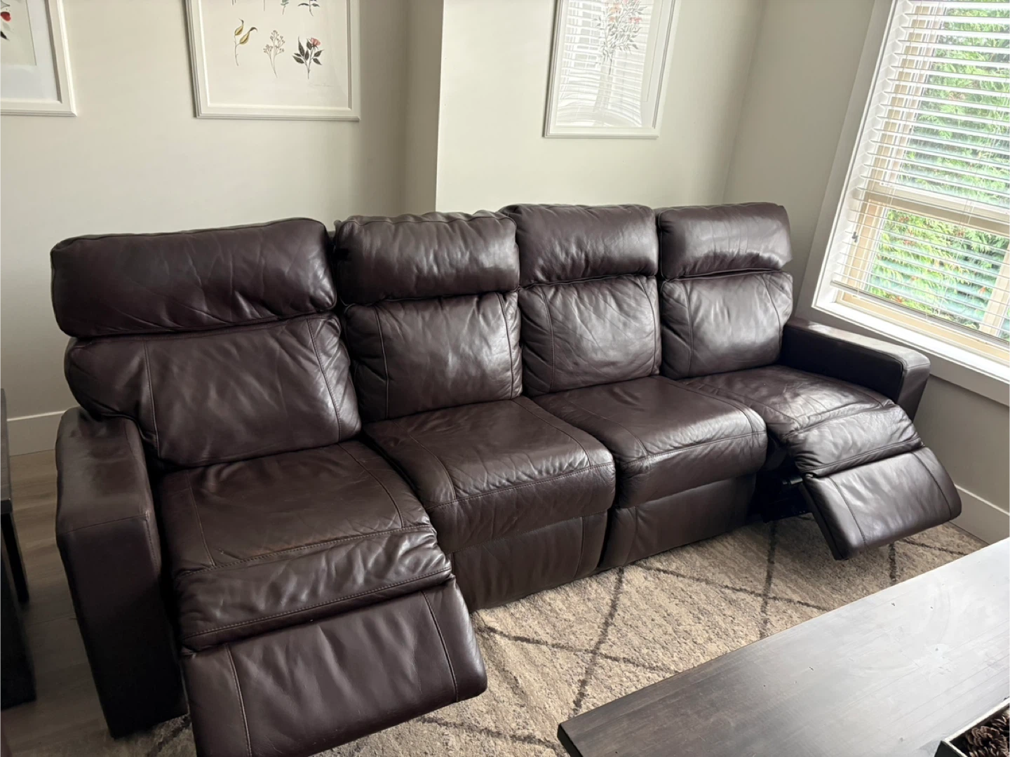 Leather couch w/recliner set - photo 4