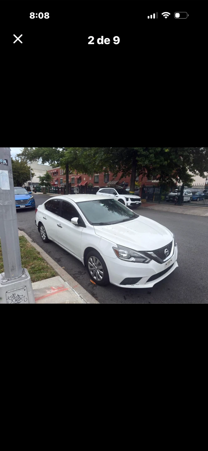 White Nissan Sentra