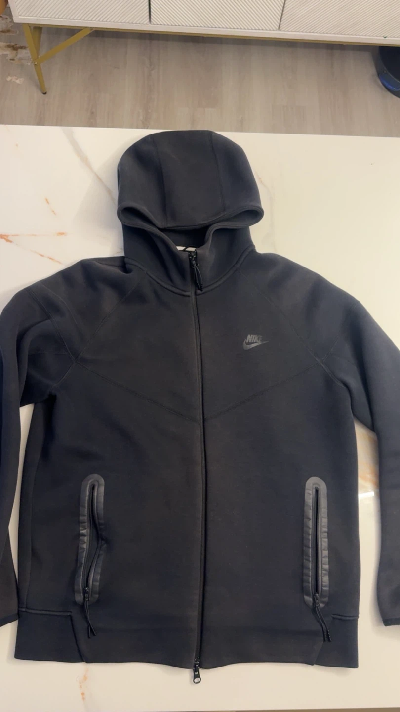 Nike Tech Fleece Black Hoodie
