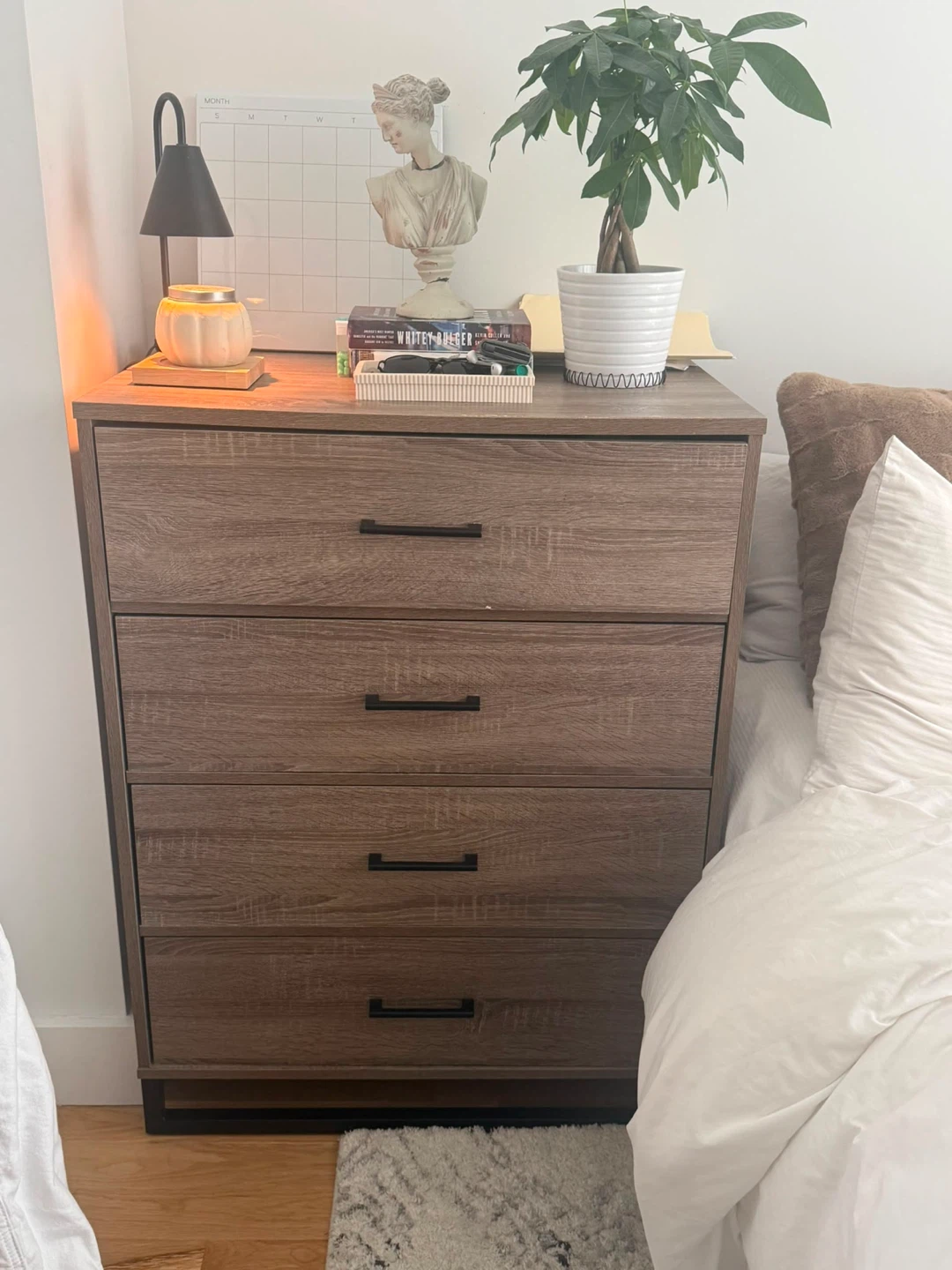 4-Drawer Wood Grain Dresser
