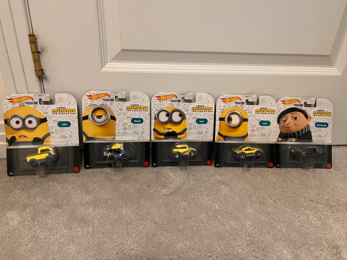 Set of 5 Hot Wheels Minions: The Rise of Gru Character Cars