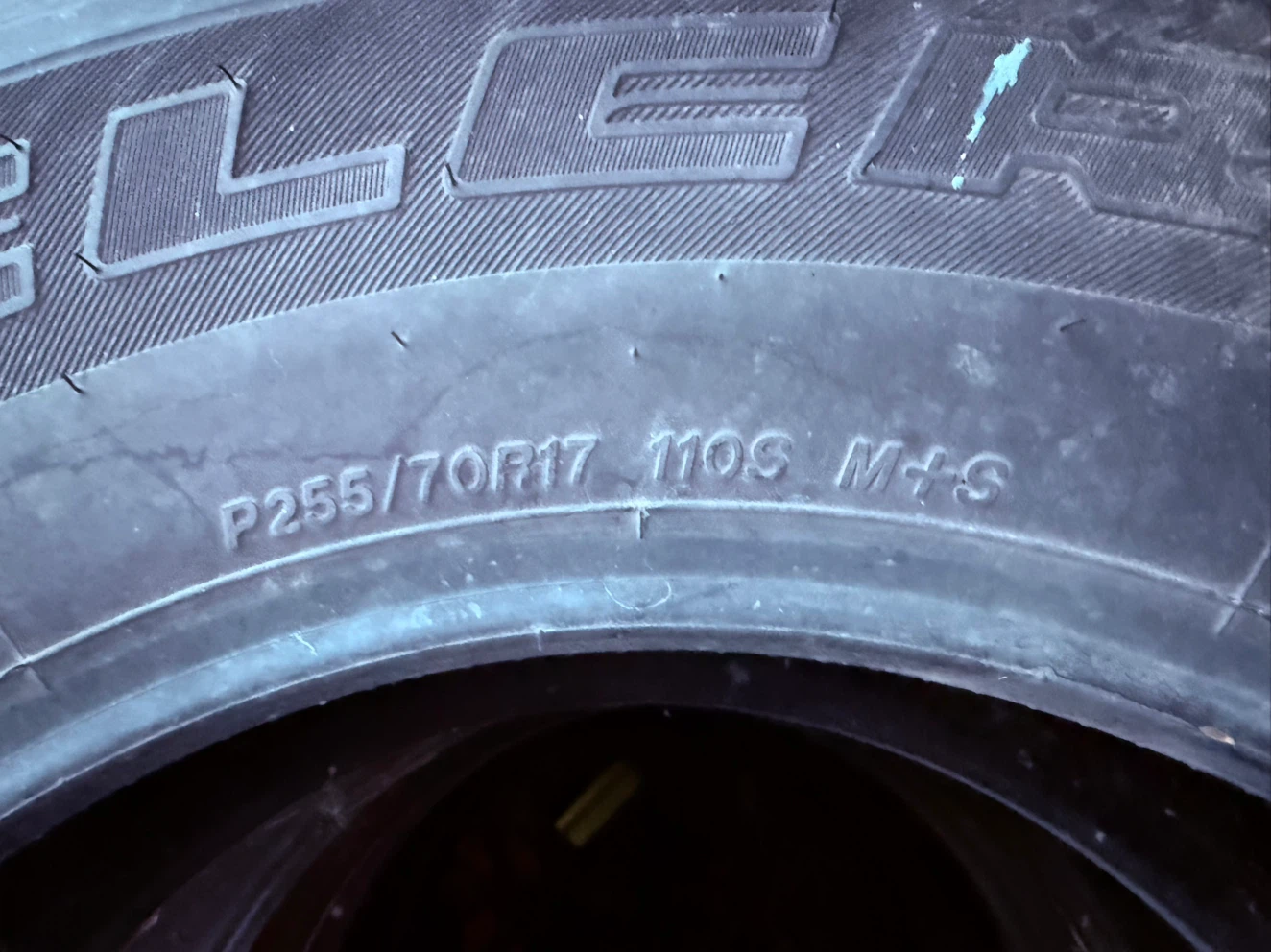 4 Bridgestone Dueler P255/70R17 Tires