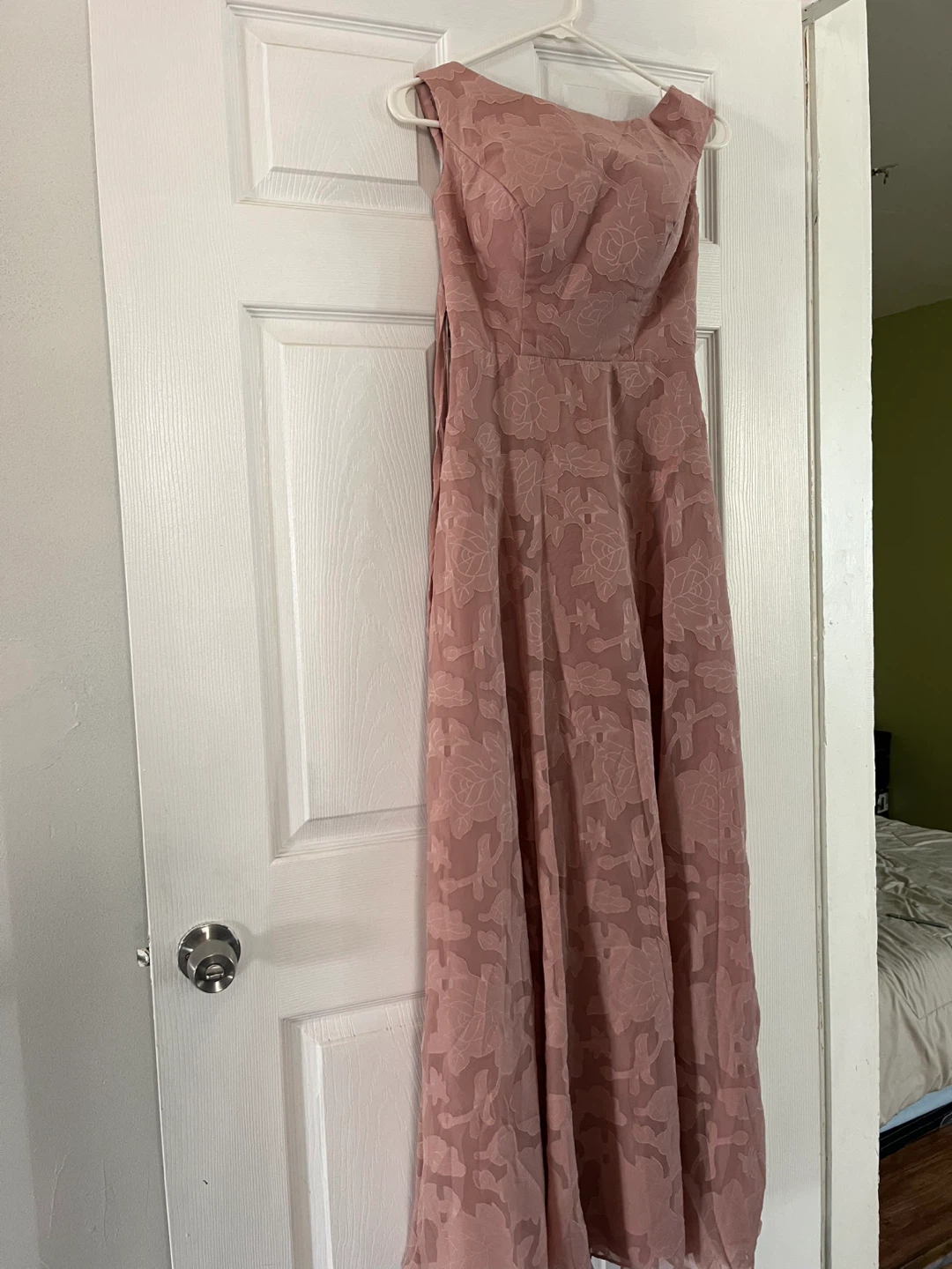 KIMI AND KAI Floral Textured Dusty Rose Maxi Dress