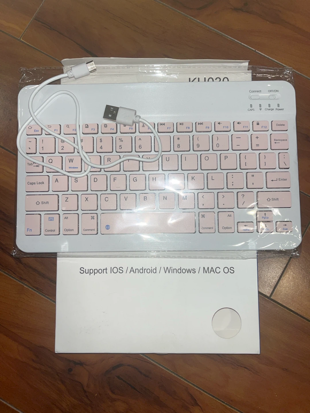 Wireless Bluetooth Keyboard - photo 3