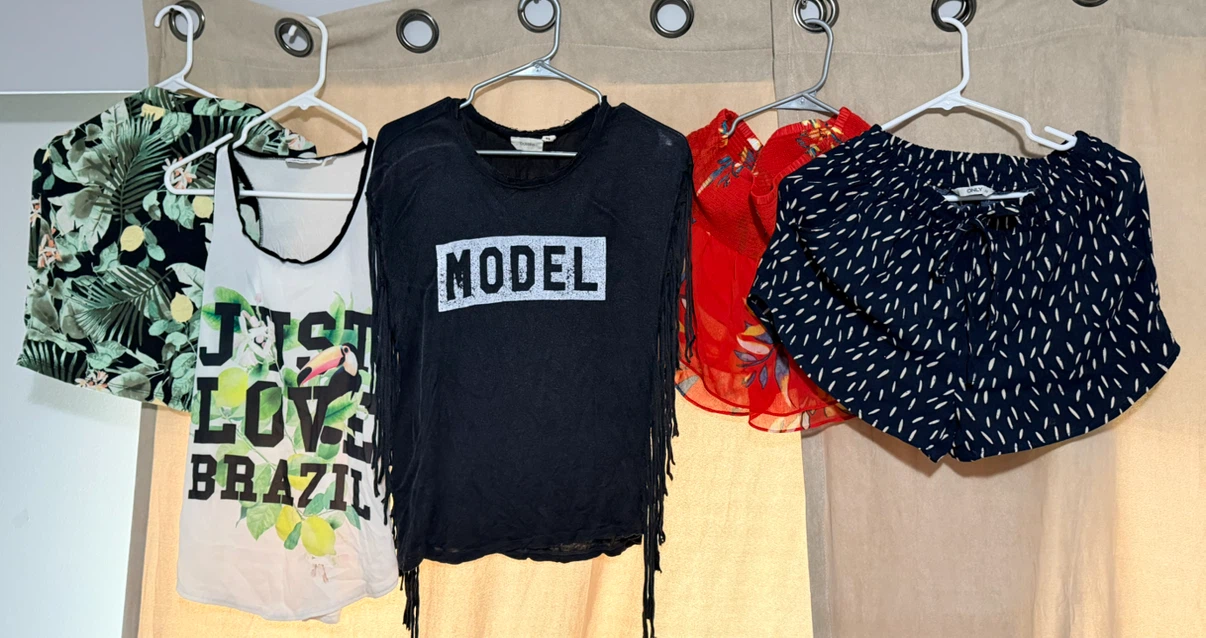 Assorted women’s clothes & sweaters (everything: 11 pcs for $10)