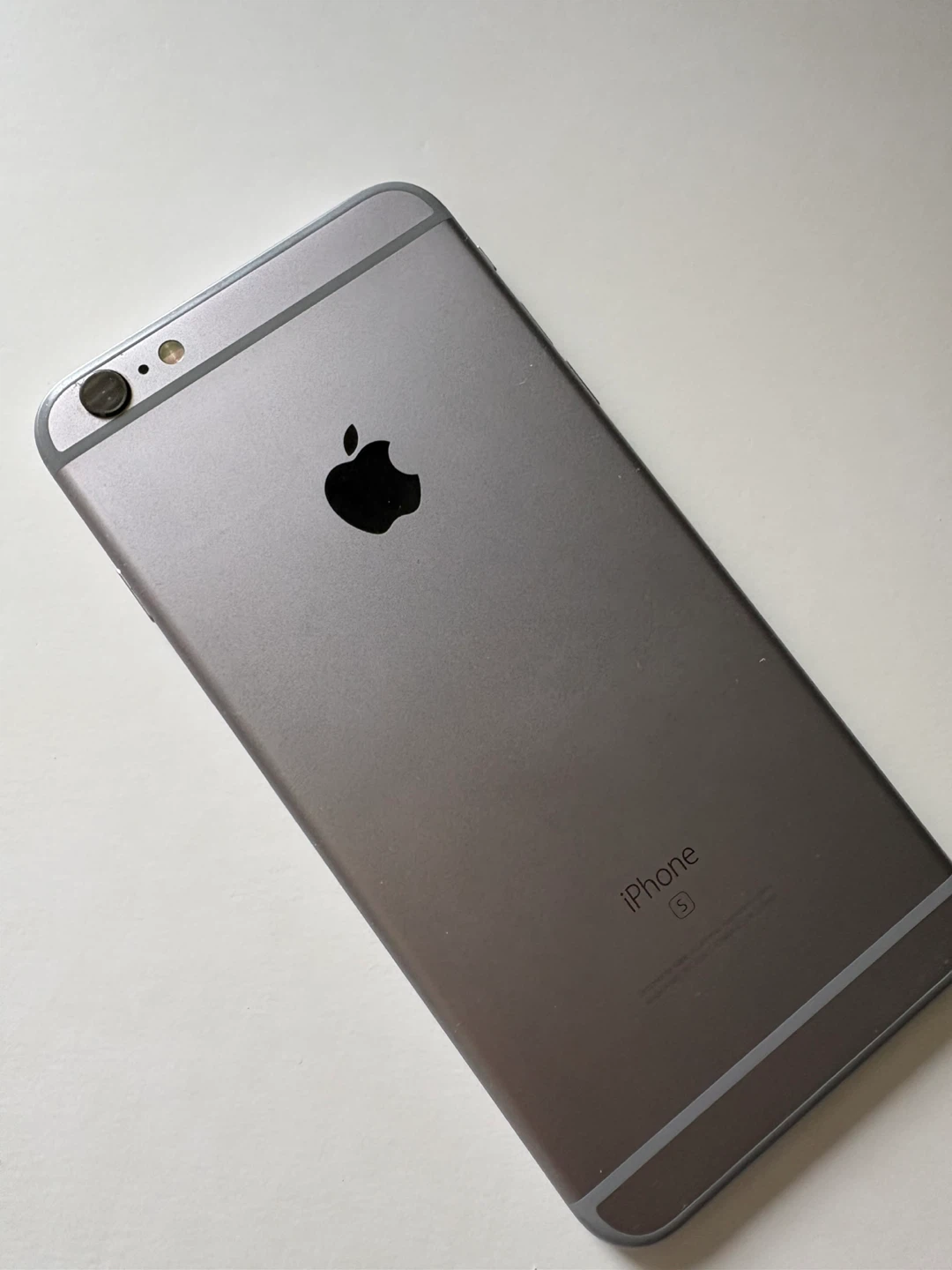 Iphone 6s Plus 64 GB Unlocked Functional/  Cracks  On Screen