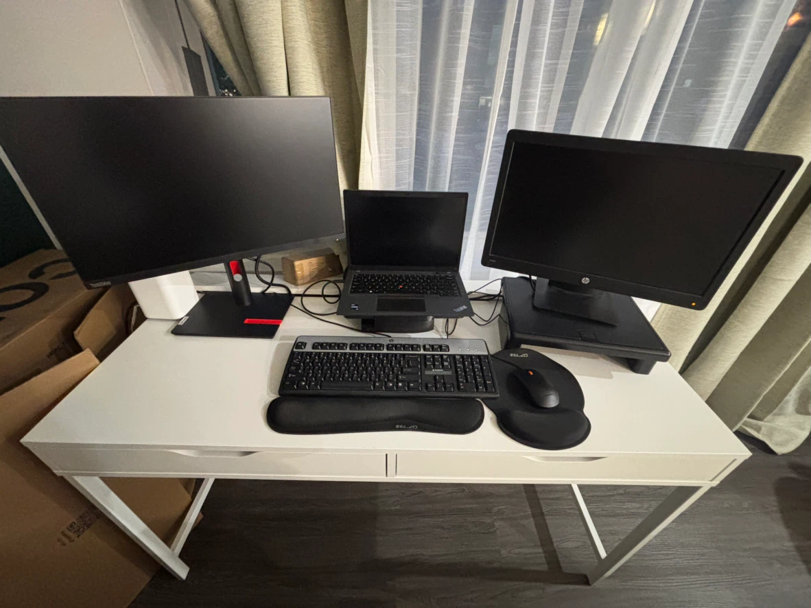 IKEA MICKE Desk - White