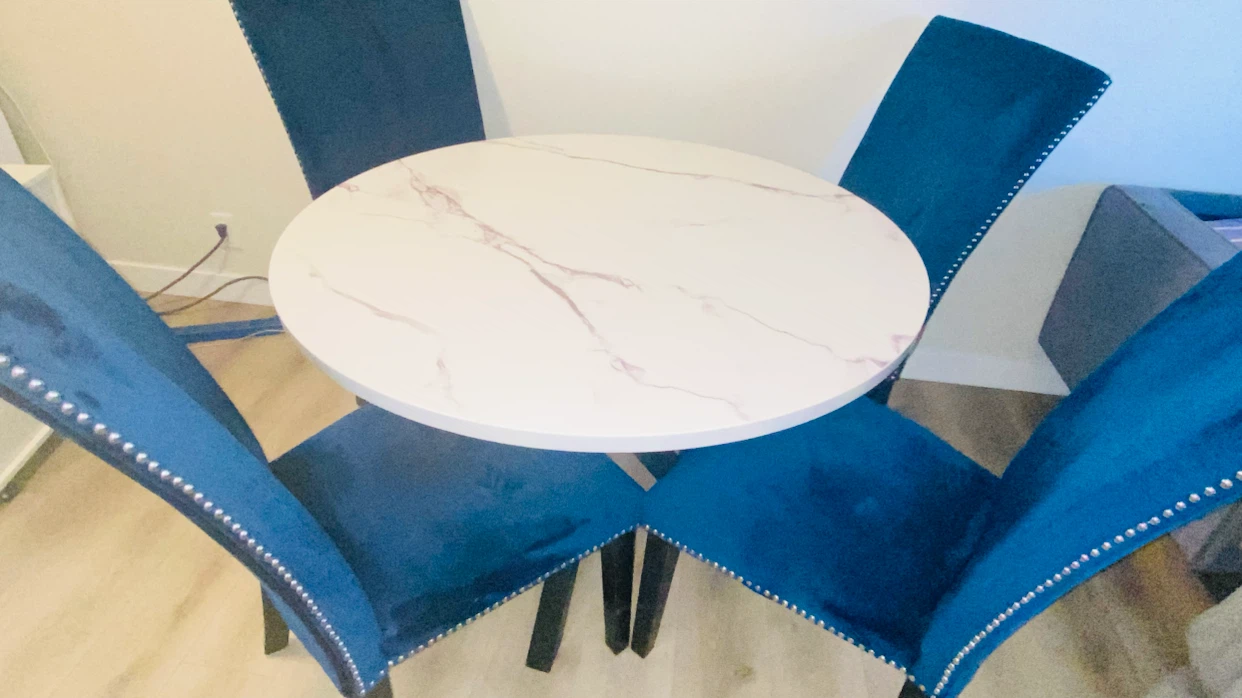 Round White Marble-Look Table and 4 Blue Velvet Chairs - photo 3