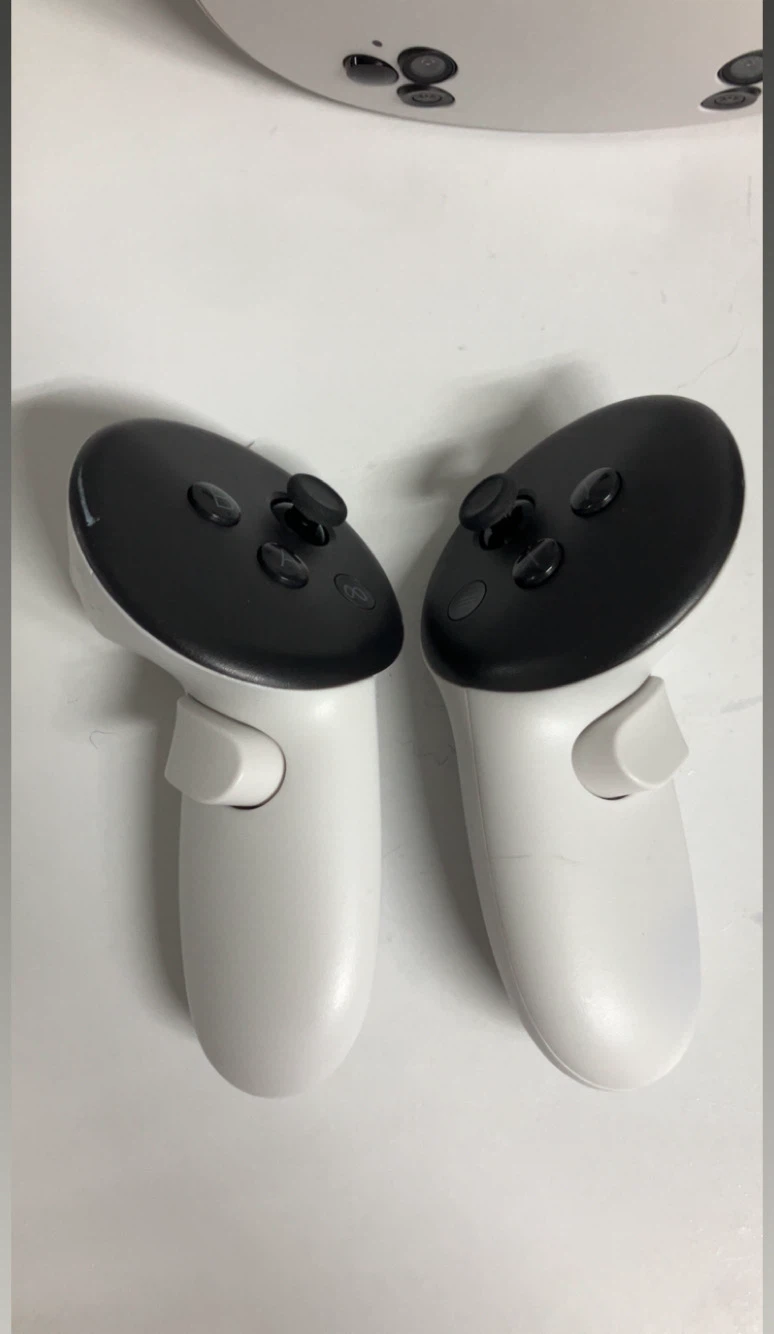Meta Quest 3 VR Headset and Controllers - photo 3