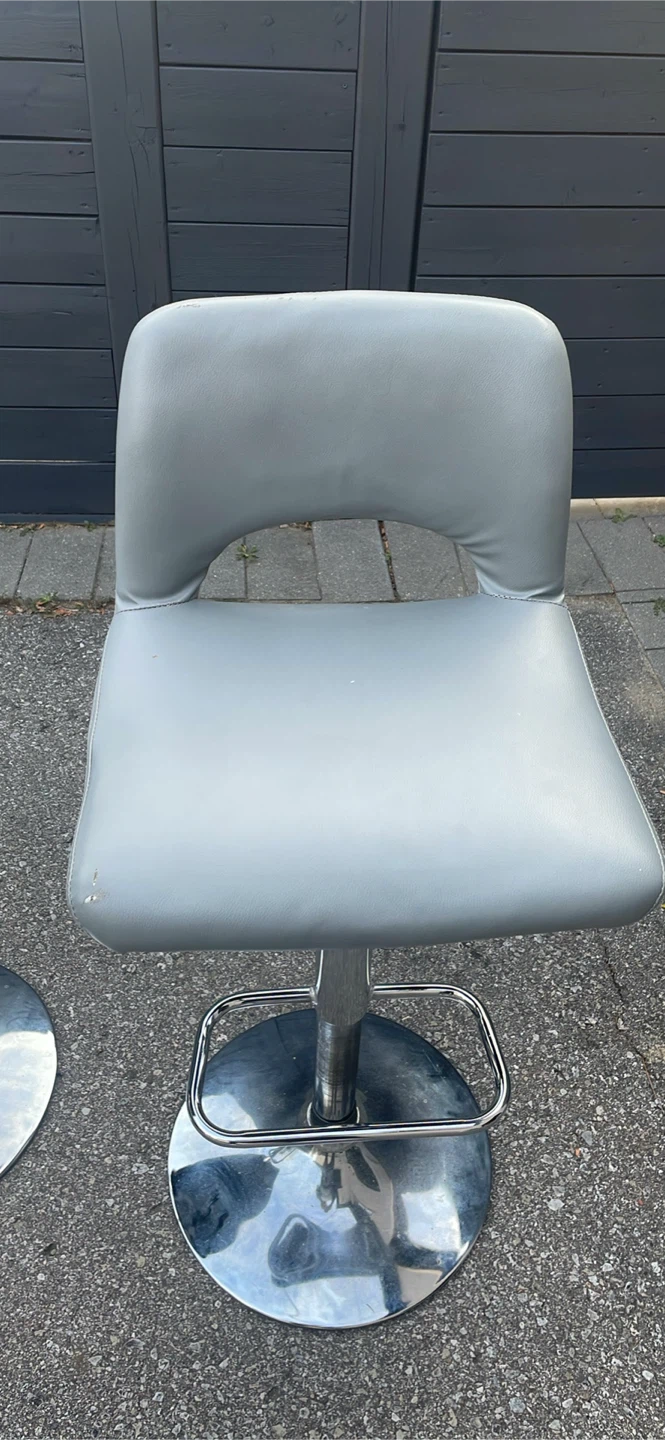 Set of two grey faux leather bar stools - photo 2