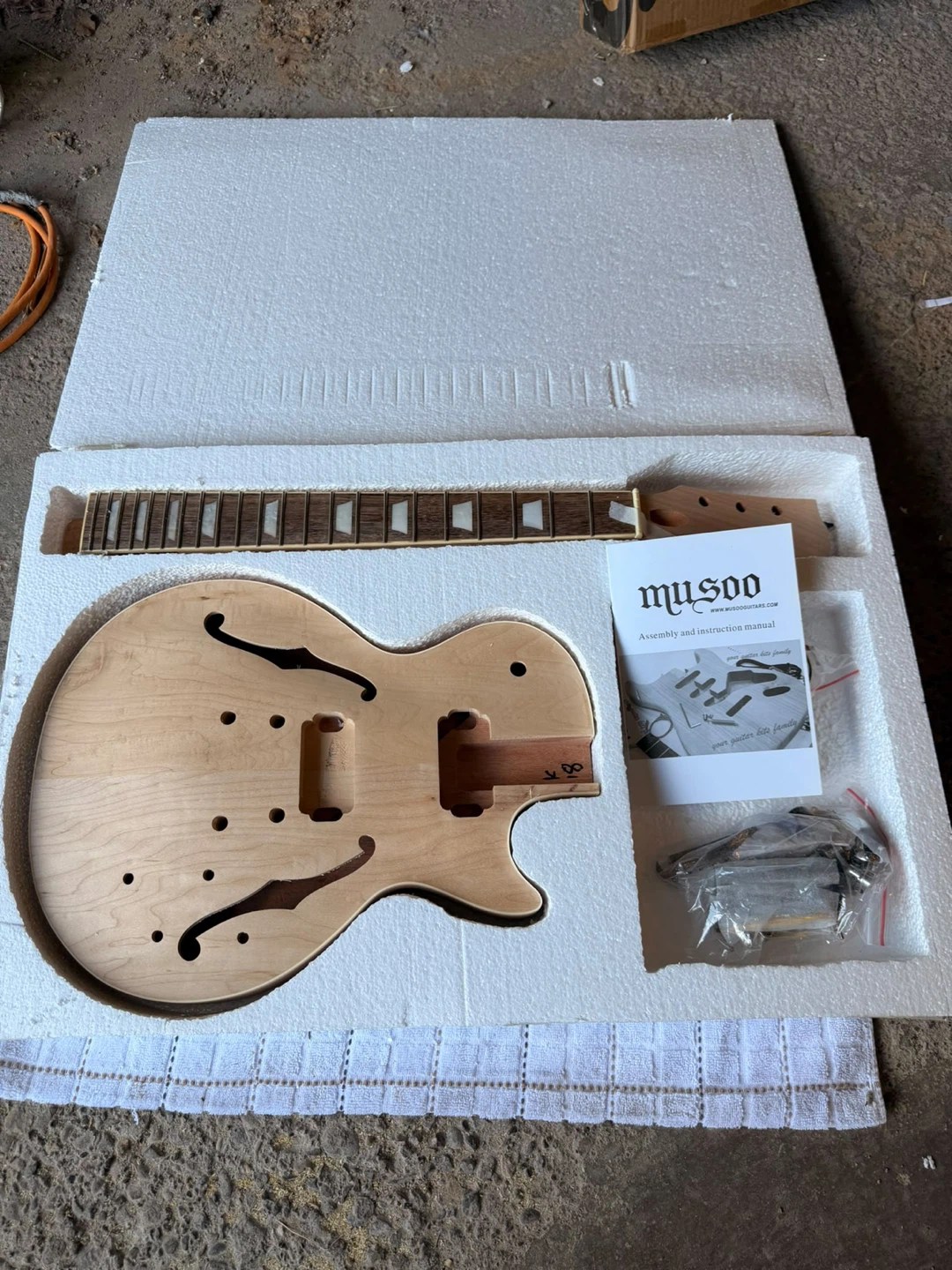 Musoo DIY Electric Guitar Kit Semi-Hollow - photo 2