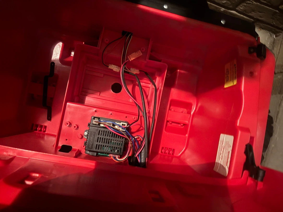 Red Kids Electric Ride-On Jeep Body - photo 2