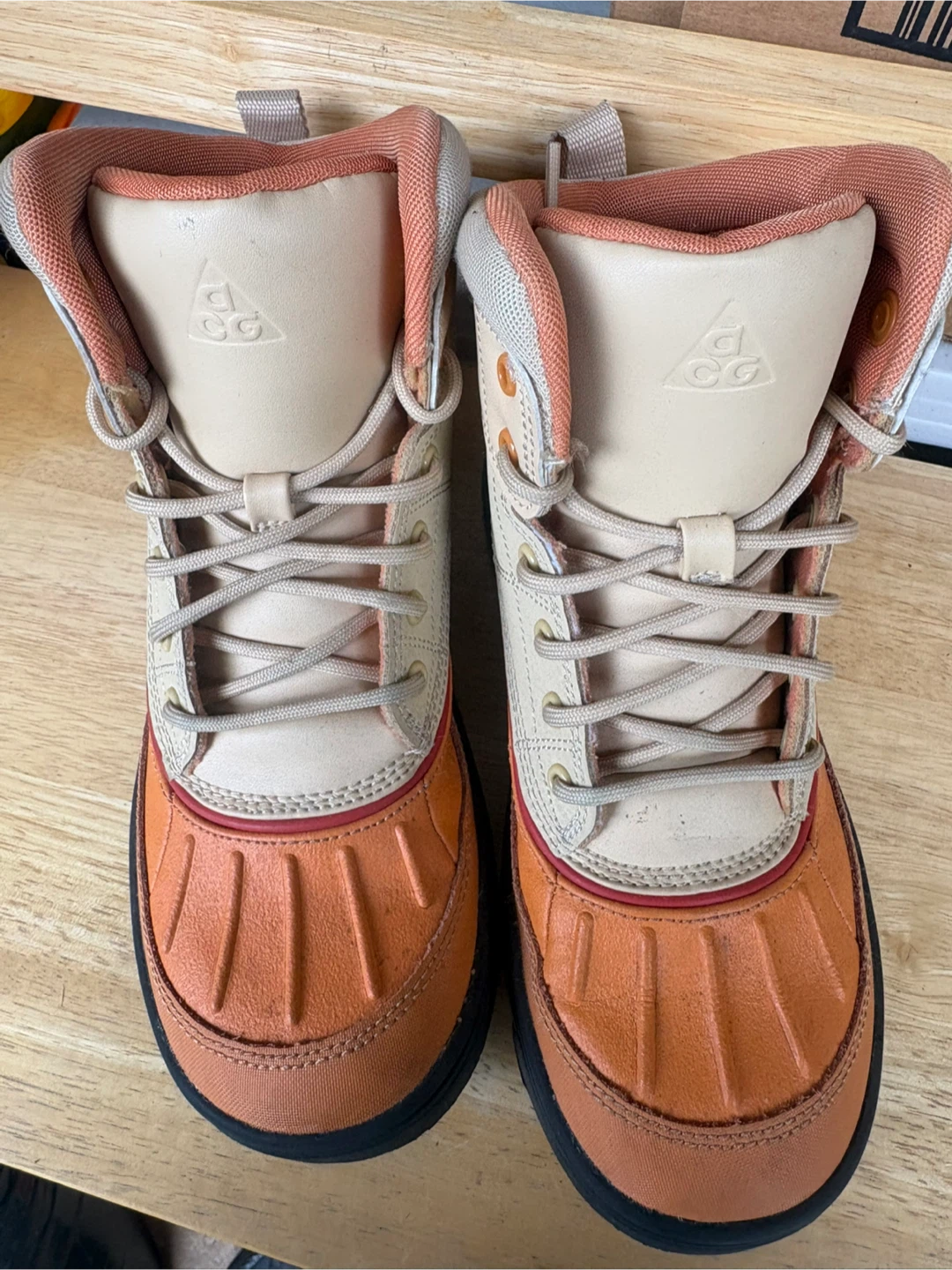 Nike ACG Woodside Boots Size 4.5Y