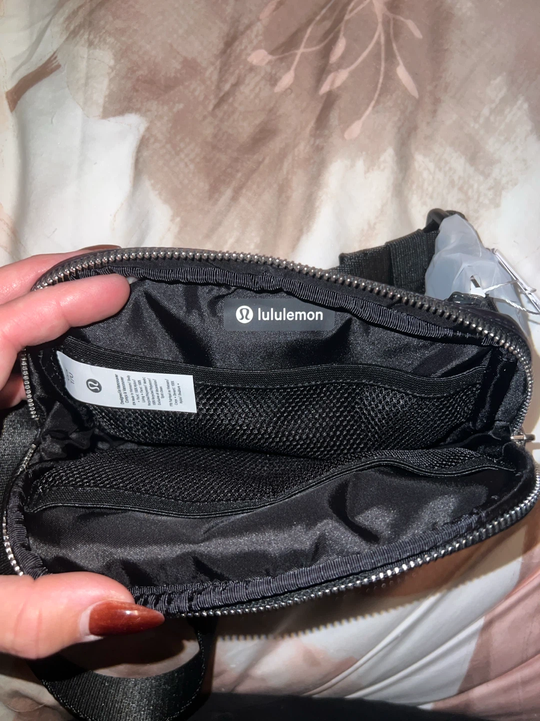 Lululemon Everywhere Belt Bag Wunder Puff Black - photo 3