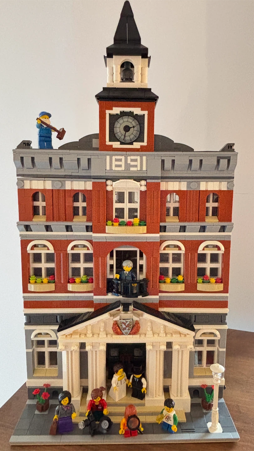 Modular Building Town Hall Set 10224