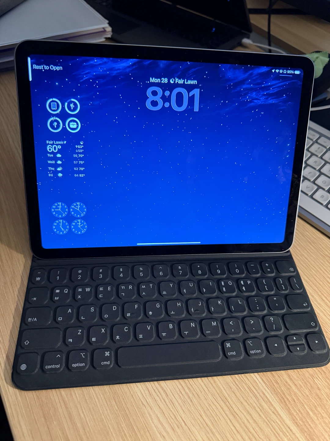 Apple Smart Keyboard Folio for iPad (English & Korean keyboard)