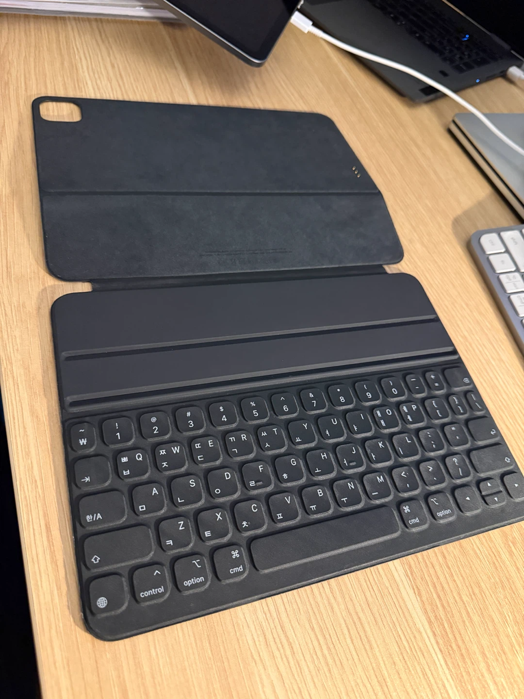 Apple Smart Keyboard Folio for iPad (English & Korean keyboard) - photo 5