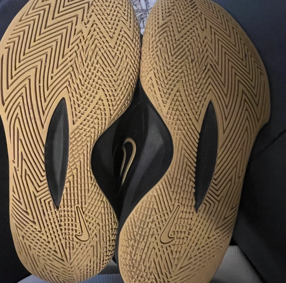 Nike Basketball Shoes Black and Gold - photo 4