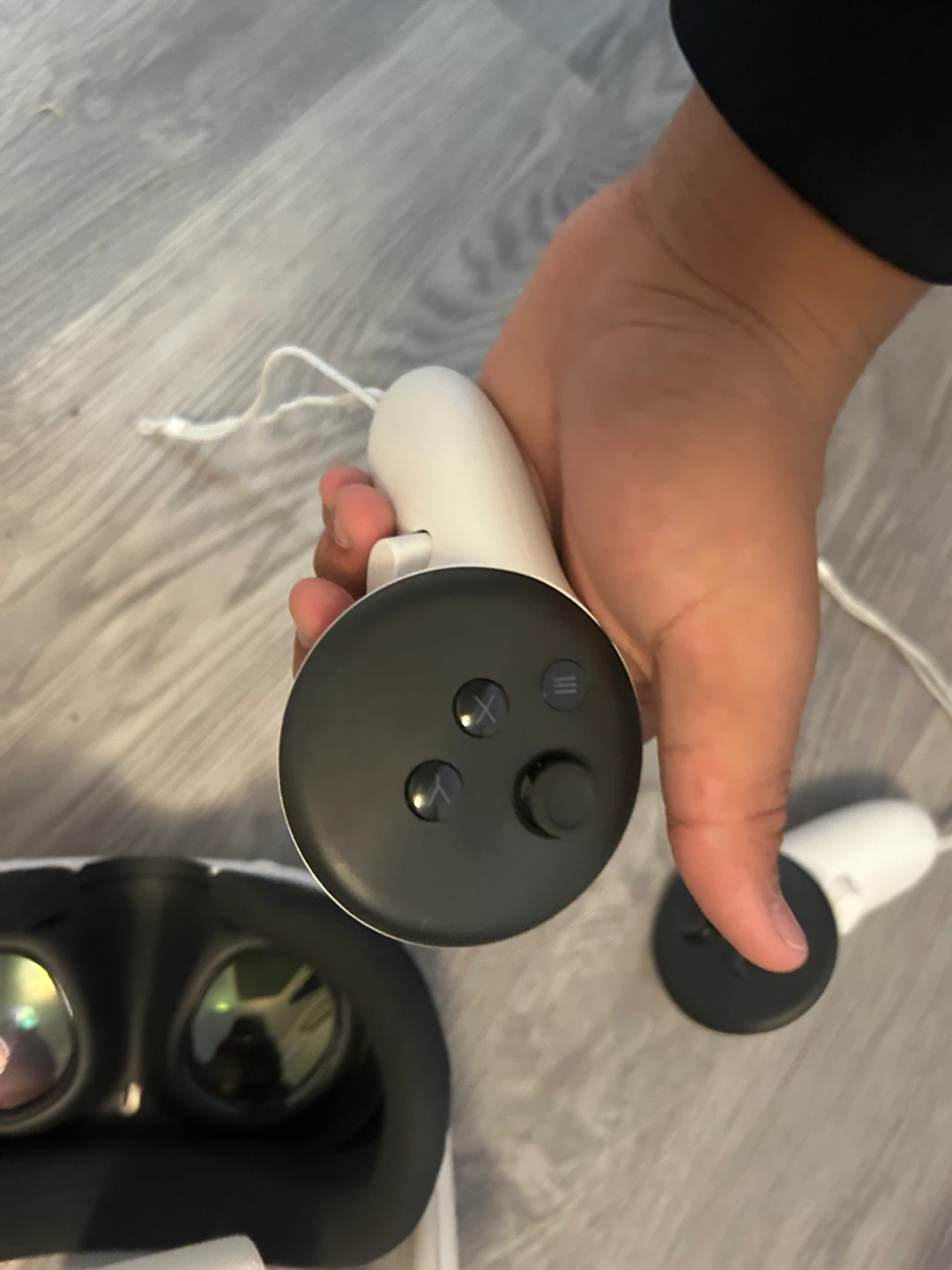 Meta Quest 3 VR Headset and Controllers - photo 4
