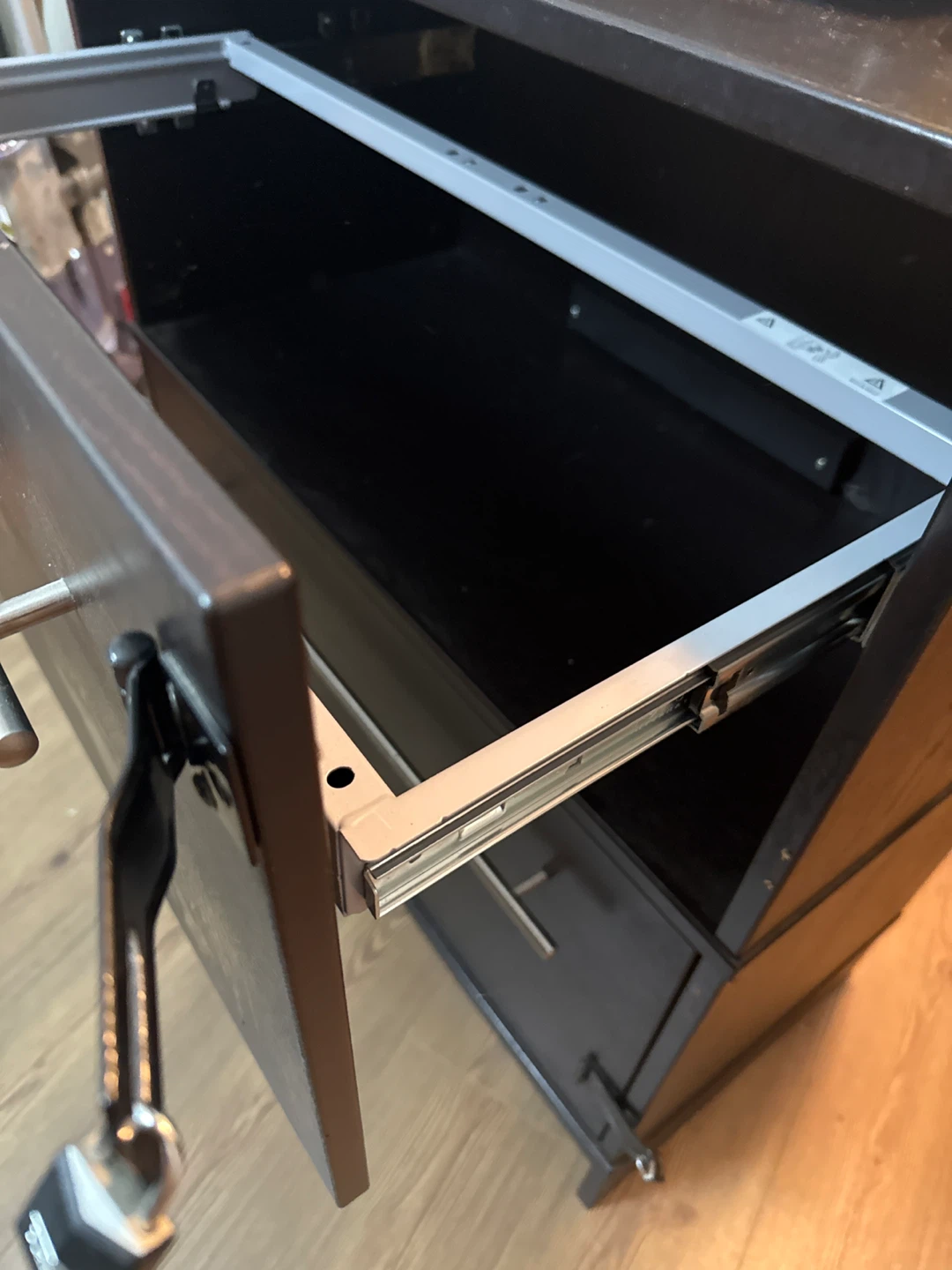 SLEEK 2 drawer filing cabinet - photo 3