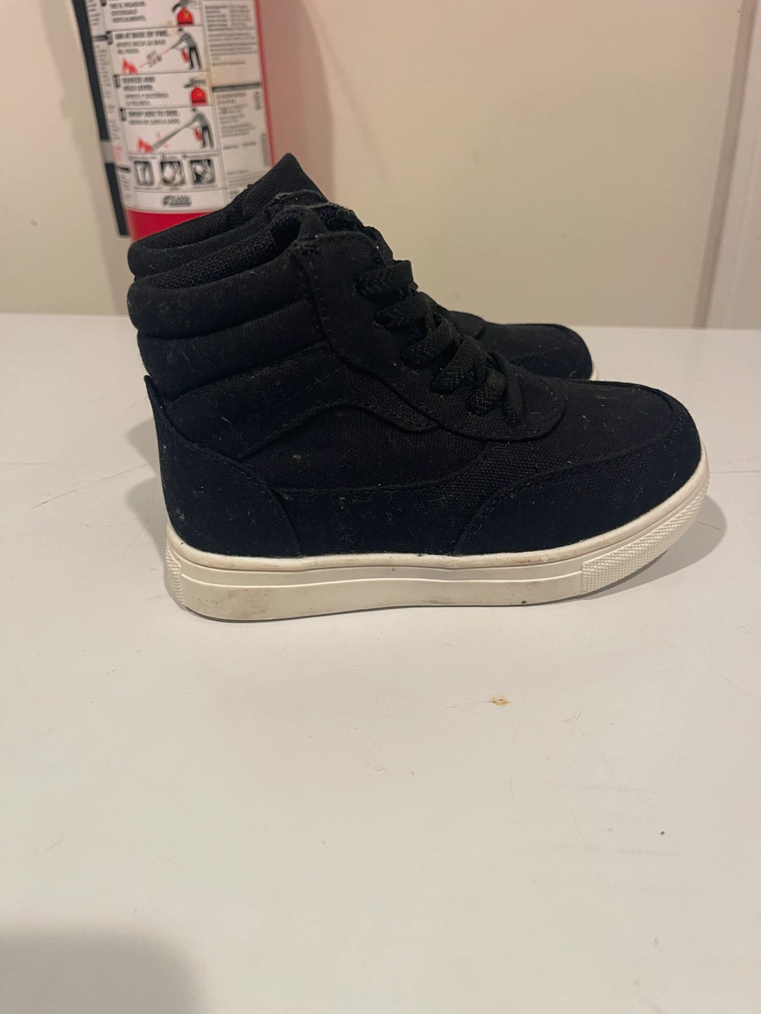 Fabkids black high-top sneakers size US T7