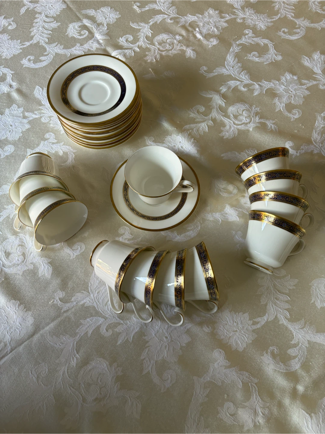 Royal Doulton Harlow Tea Cups and Saucers - photo 4
