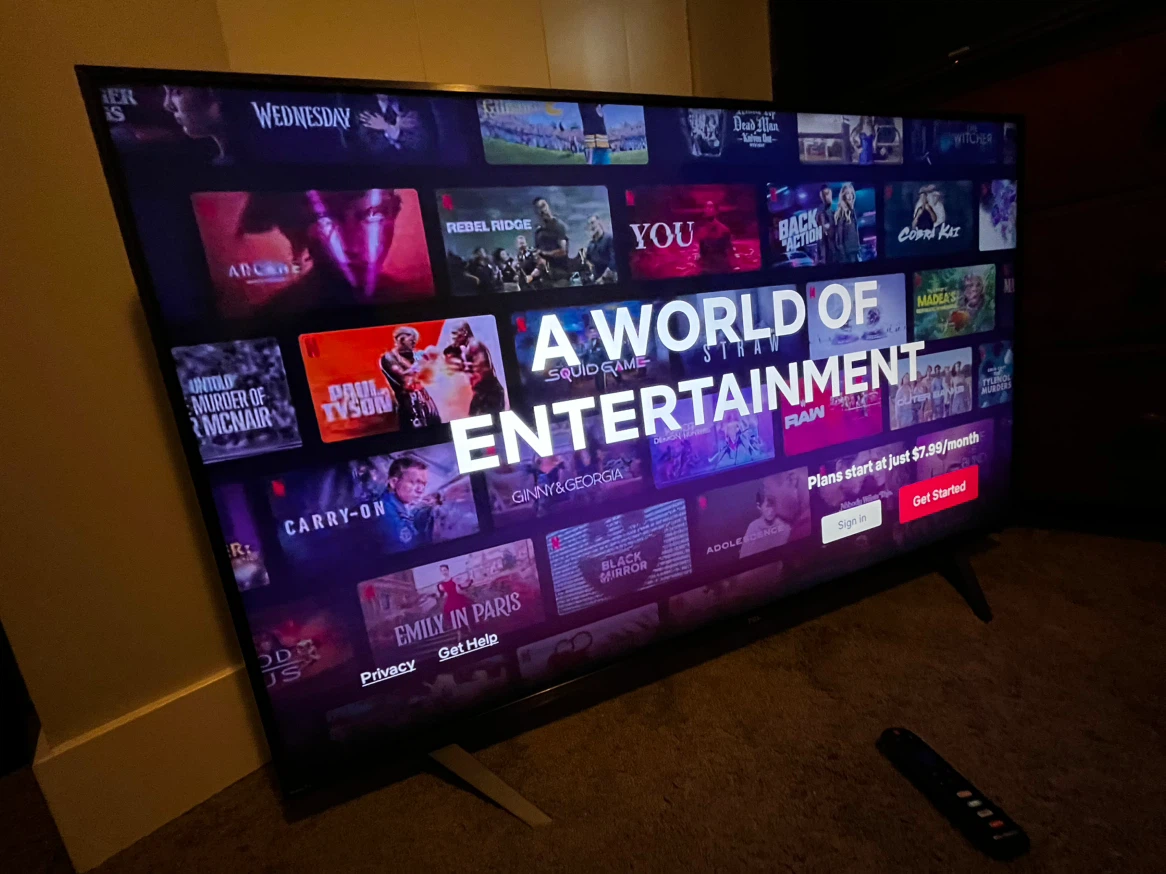TCL 4k UHD 55 inches Smart Tv model number 55R615-CA - photo 2