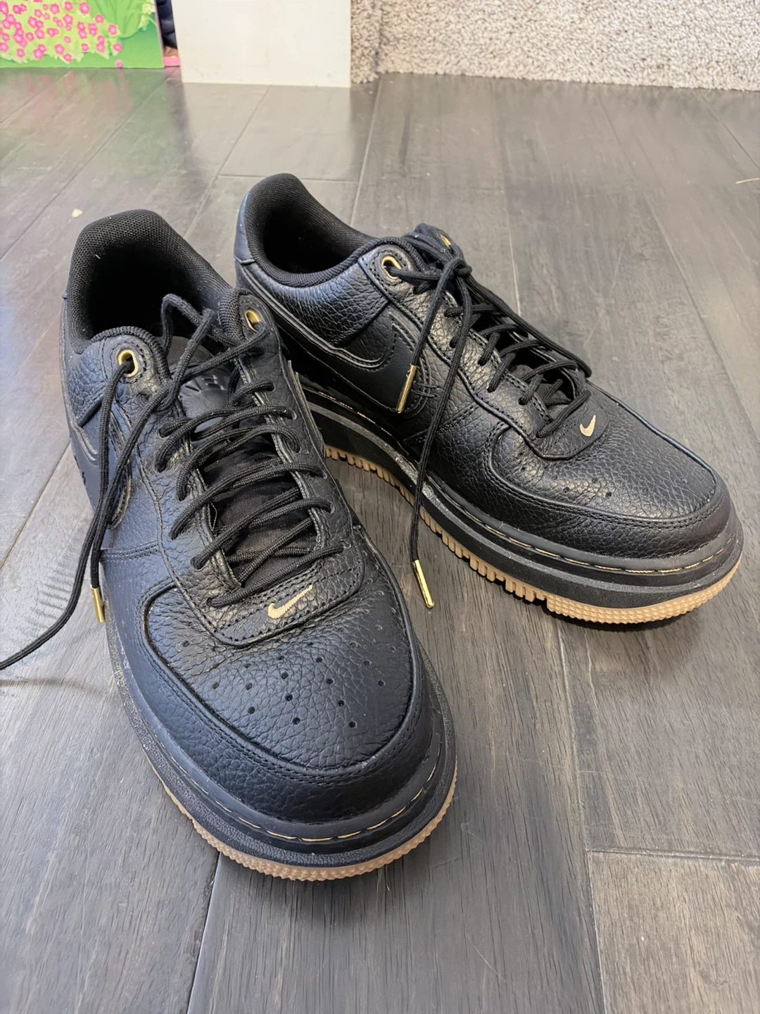 Nike Air Force 1 Luxe Black Gum Size 8