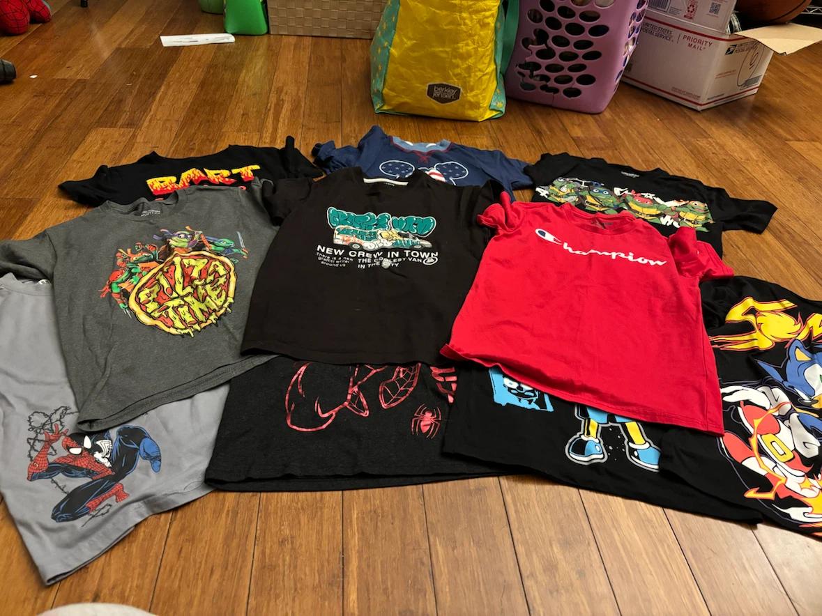 Lot of 10 Boys Character Graphic T-Shirts - photo 2