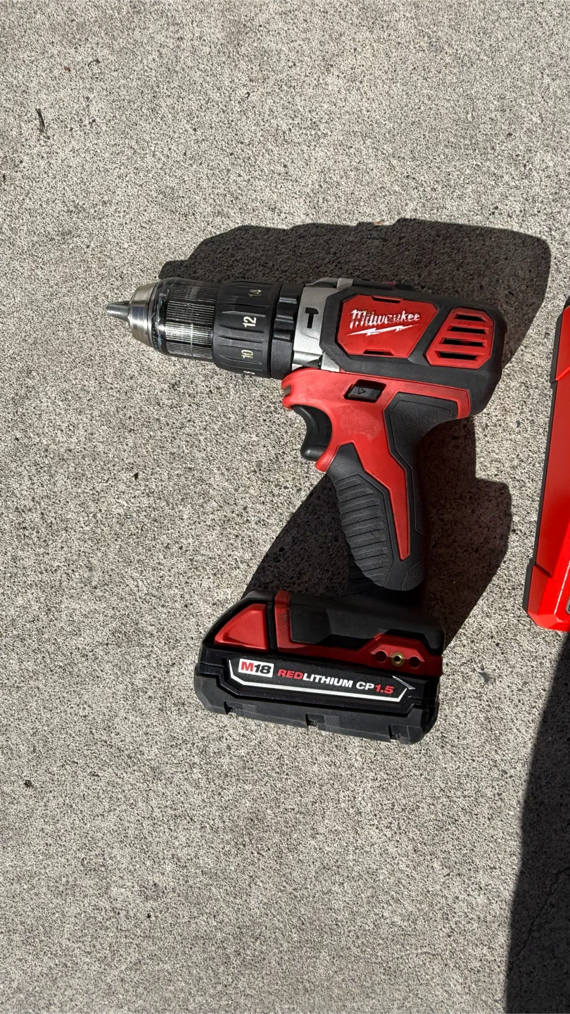 Milwaukee M18 Hammer Drill with Battery and Charger - photo 2